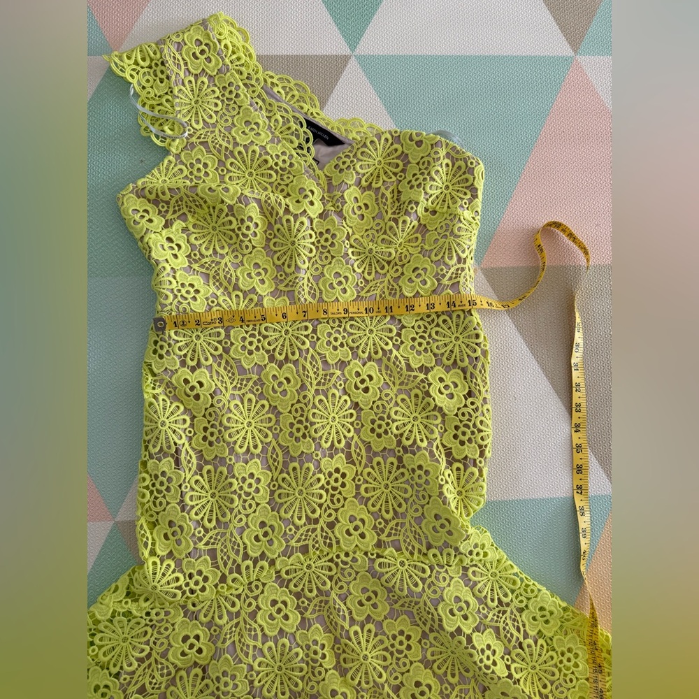 Karen Millen Vibrant Yellow One-Shoulder Lace Prom/Formal Dress Size 10 NWT - Picture 8 of 13